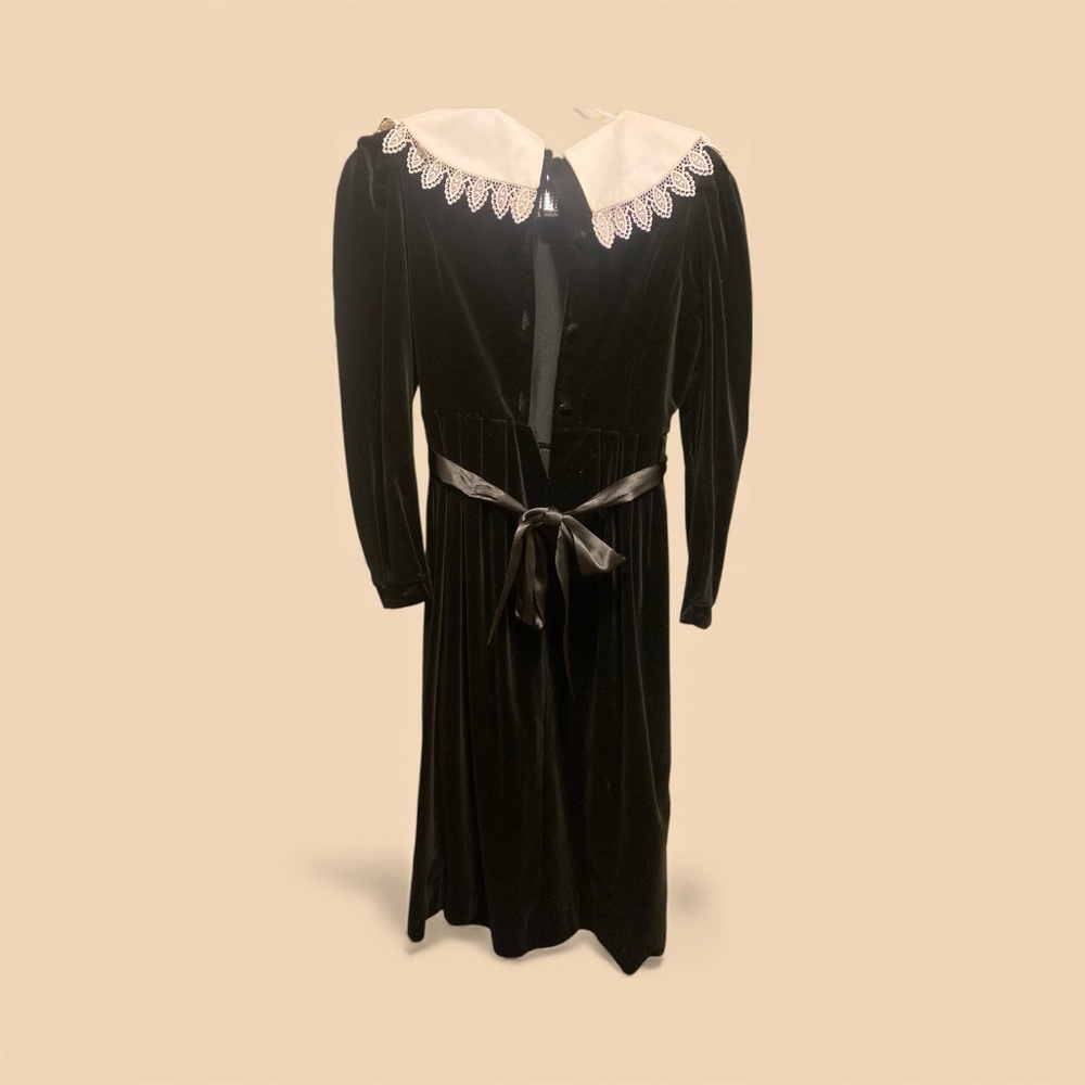 Vintage Laura Ashley Mother & Child Velvet Dress 11–12Y | Black Lace Collar - Picture 8 of 9
